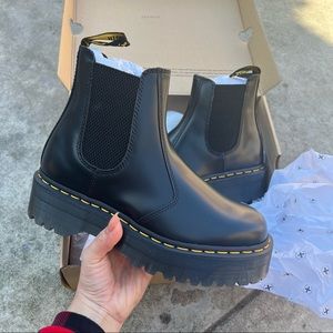DR. MARTENS 2976 Quad Platform Black womens 10 mens 5,7,9,10 new
